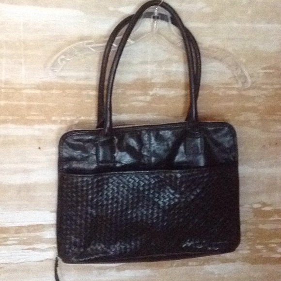latico Handbags - Latico Woven Leather Black Zip Laptop Briefcase